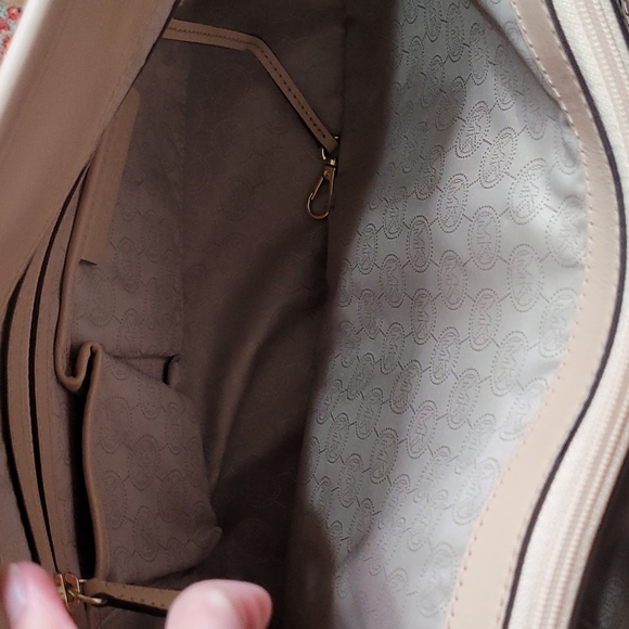 Michael Kors Signature Tiger Vanilla Tote - Picture 3 of 4